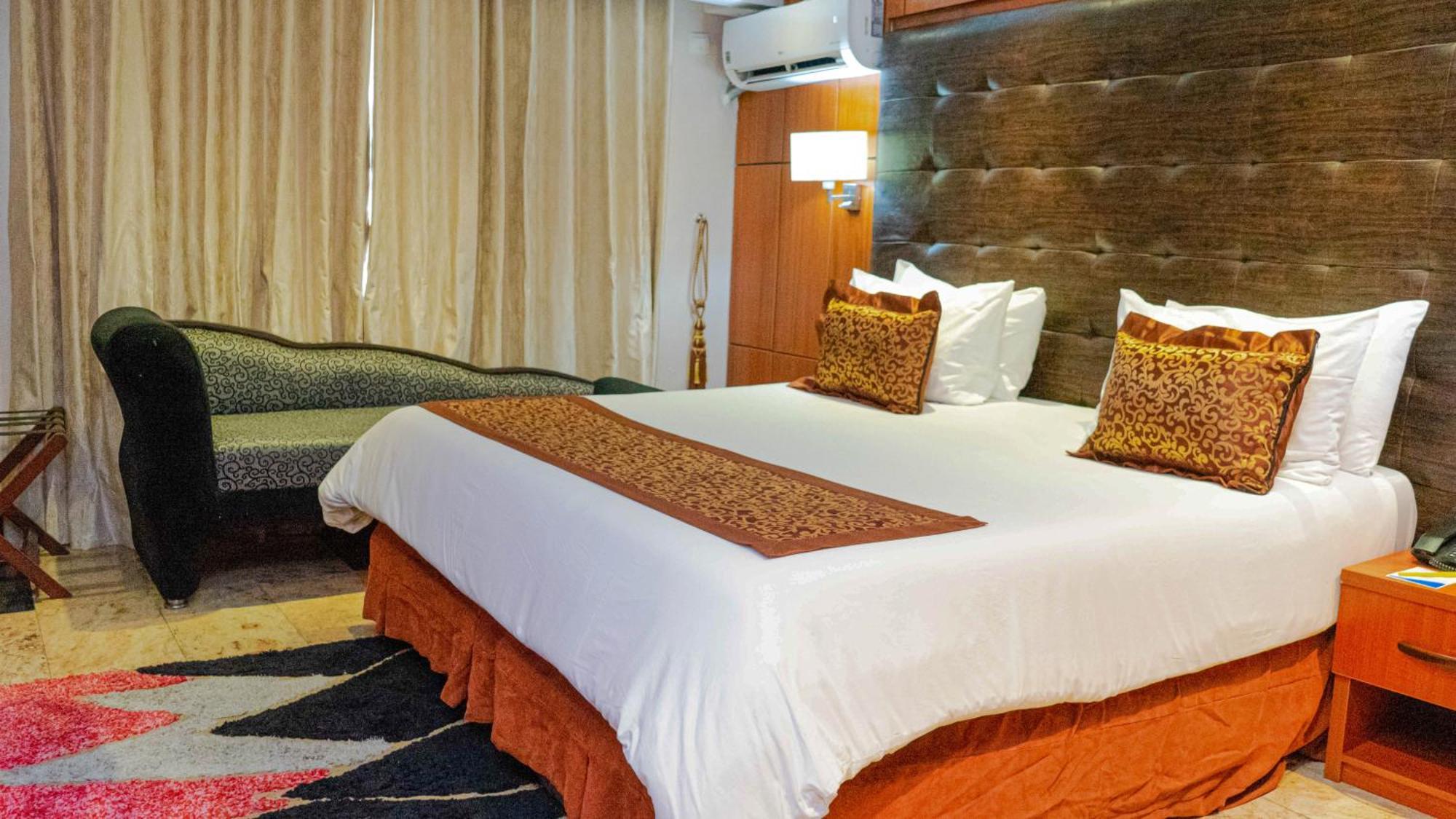 Golden Tulip Hotel- Evergreen Port Harcourt Eksteriør bilde